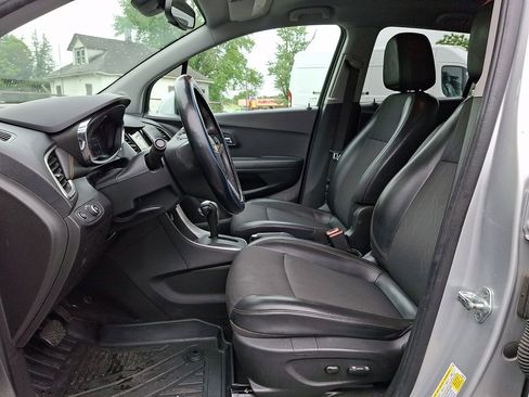 Used 2019 Chevrolet Trax LT w/ LT Convenience Package AWD/4WD image 13