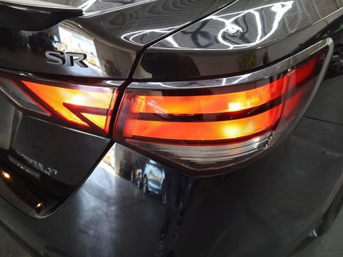 Used 2023 Nissan Sentra SR w/ Midnight Edition Package FWD image 31