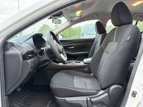 Used 2025 Nissan Sentra SV FWD image 11