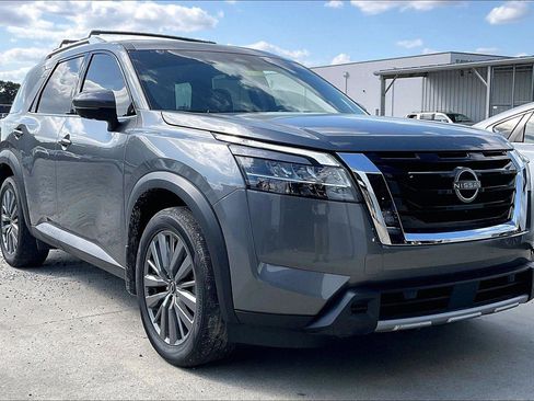 Certified 2024 Nissan Pathfinder SL w/ SL Premium Package image 1