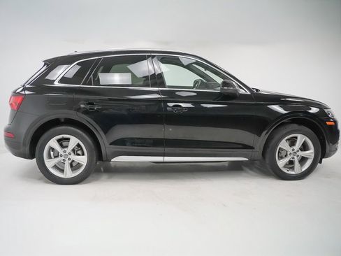 Used 2020 Audi Q5 2.0T Premium w/ Convenience Package image 9