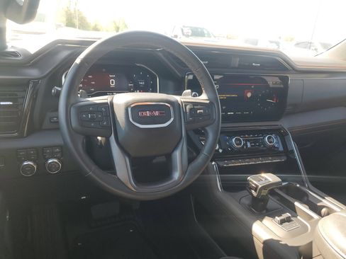 Used 2024 GMC Sierra 1500 AT4 w/ Technology Package AWD/4WD image 19