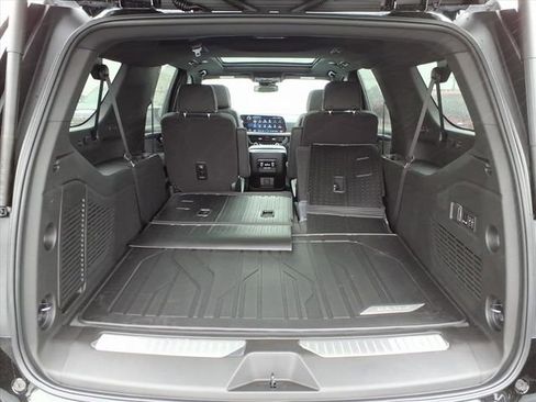 New 2026 Chevrolet Suburban Premier w/ Sun And Tow Package AWD/4WD image 4