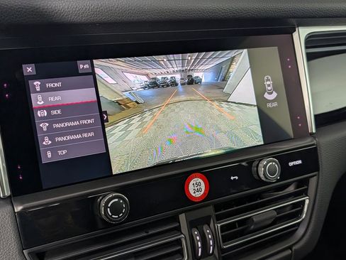 New 2026 Porsche Macan image 31