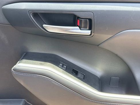 Used 2026 Toyota Highlander XLE AWD/4WD image 21