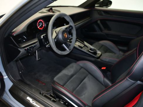 Certified 2024 Porsche 911 Carrera GTS RWD image 6