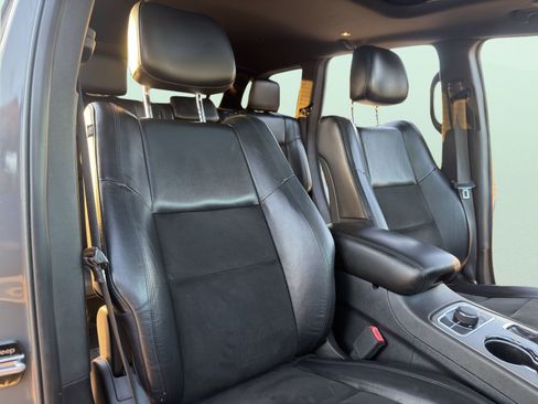 Used 2020 Jeep Grand Cherokee Altitude image 31