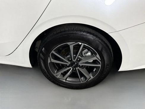Used 2024 Kia Forte LXS FWD image 32