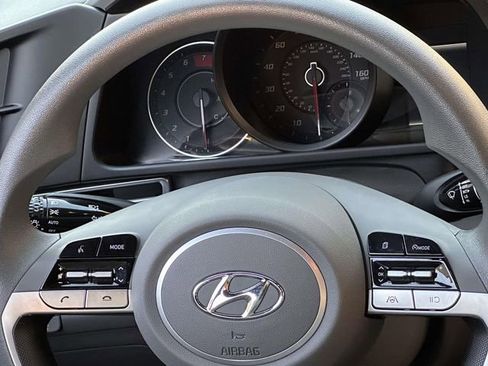 Used 2023 Hyundai Elantra SEL FWD image 23