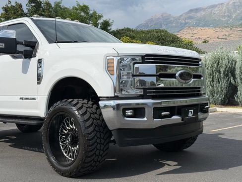 Used 2018 Ford F350 Lariat w/ Chrome Package AWD/4WD image 16