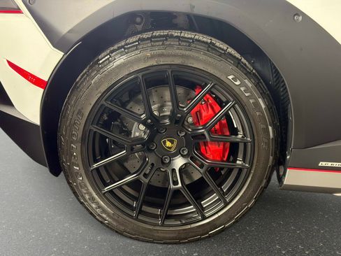 Used 2023 Lamborghini Huracan Sterrato image 22