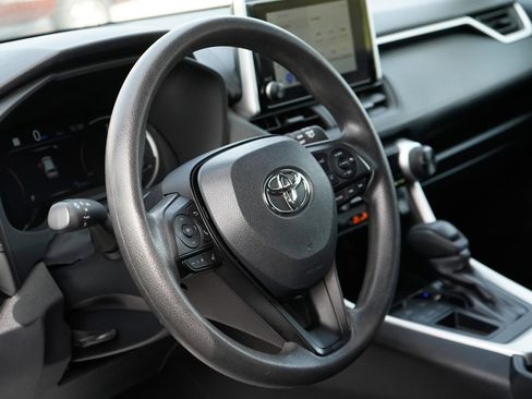 Used 2024 Toyota RAV4 XLE image 21