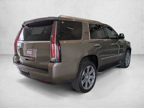 Used 2015 Cadillac Escalade Luxury image 5