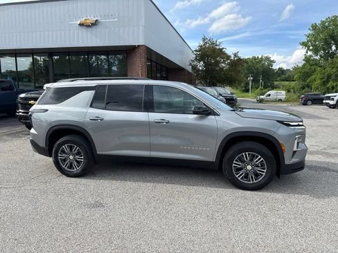 New 2026 Chevrolet Traverse LT w/ Driver Confidence Package AWD/4WD image 6