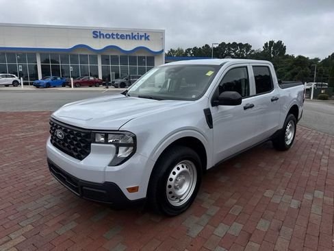 Used 2025 Ford Maverick XL FWD image 1