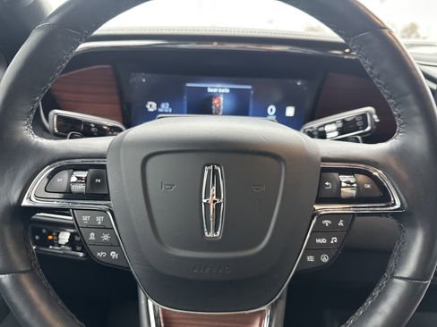 Used 2024 Lincoln Navigator Reserve image 10