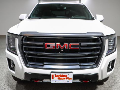 Used 2023 GMC Yukon AT4 w/ AT4 Premium Plus Package AWD/4WD image 4