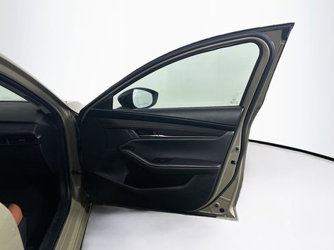 Used 2024 MAZDA MAZDA3 s image 31