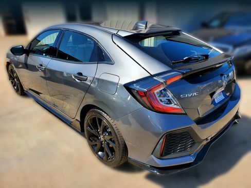 Used 2017 Honda Civic Sport image 8