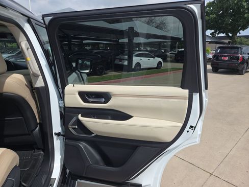 New 2026 Nissan Armada Platinum Reserve AWD/4WD image 11