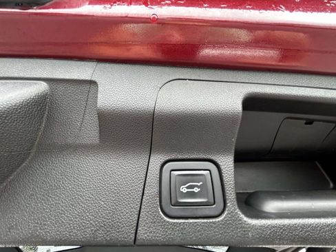 Used 2018 GMC Acadia SLT FWD image 18
