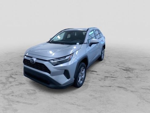 Used 2025 Toyota RAV4 XLE image 6