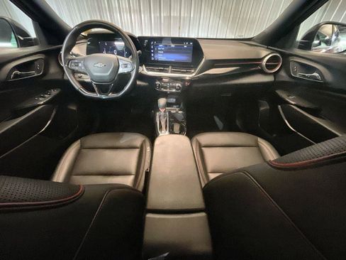 Used 2024 Chevrolet Trax RS w/ Sunroof Package image 19