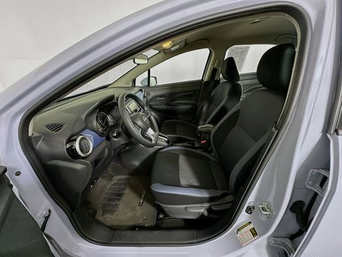 Used 2025 Nissan Versa SV image 13