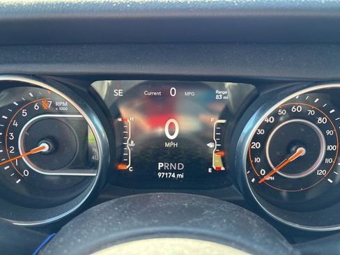 Used 2018 Jeep Wrangler Unlimited Sahara w/ Quick Order Package 24M Moab AWD/4WD image 10
