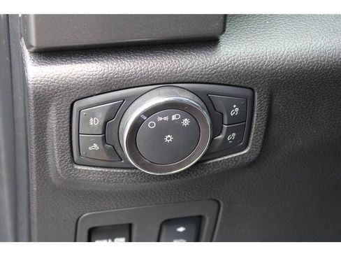 Used 2018 Ford F150 XLT w/ Equipment Group 302A Luxury AWD/4WD image 14