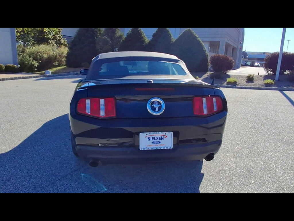 Used 2012 Ford Mustang Premium RWD image 7