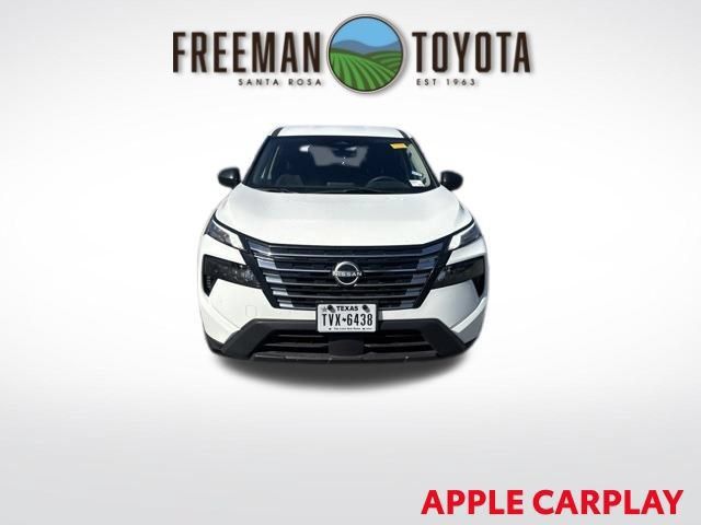 Used 2024 Nissan Rogue S FWD image 3