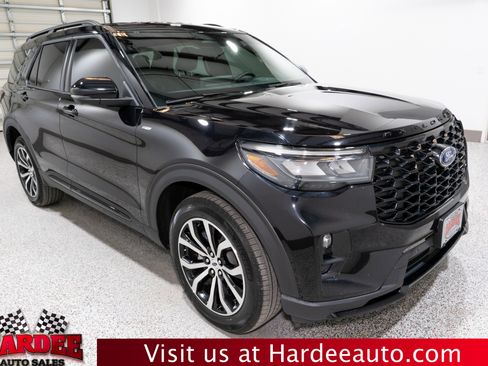 Used 2025 Ford Explorer ST-Line image 6