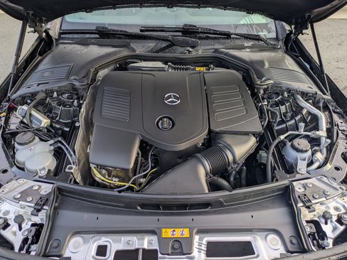 Used 2025 Mercedes-Benz CLE 300 4MATIC Cabriolet image 37