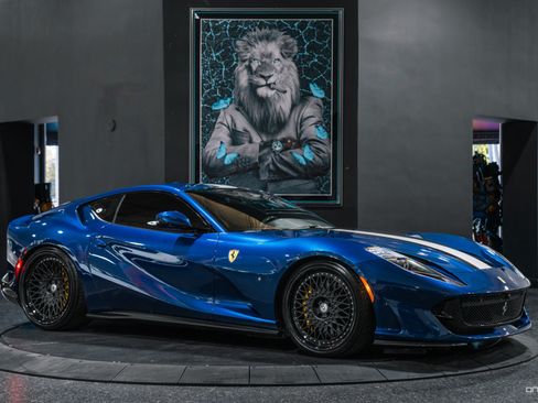 Used 2018 Ferrari 812 Superfast RWD image 21