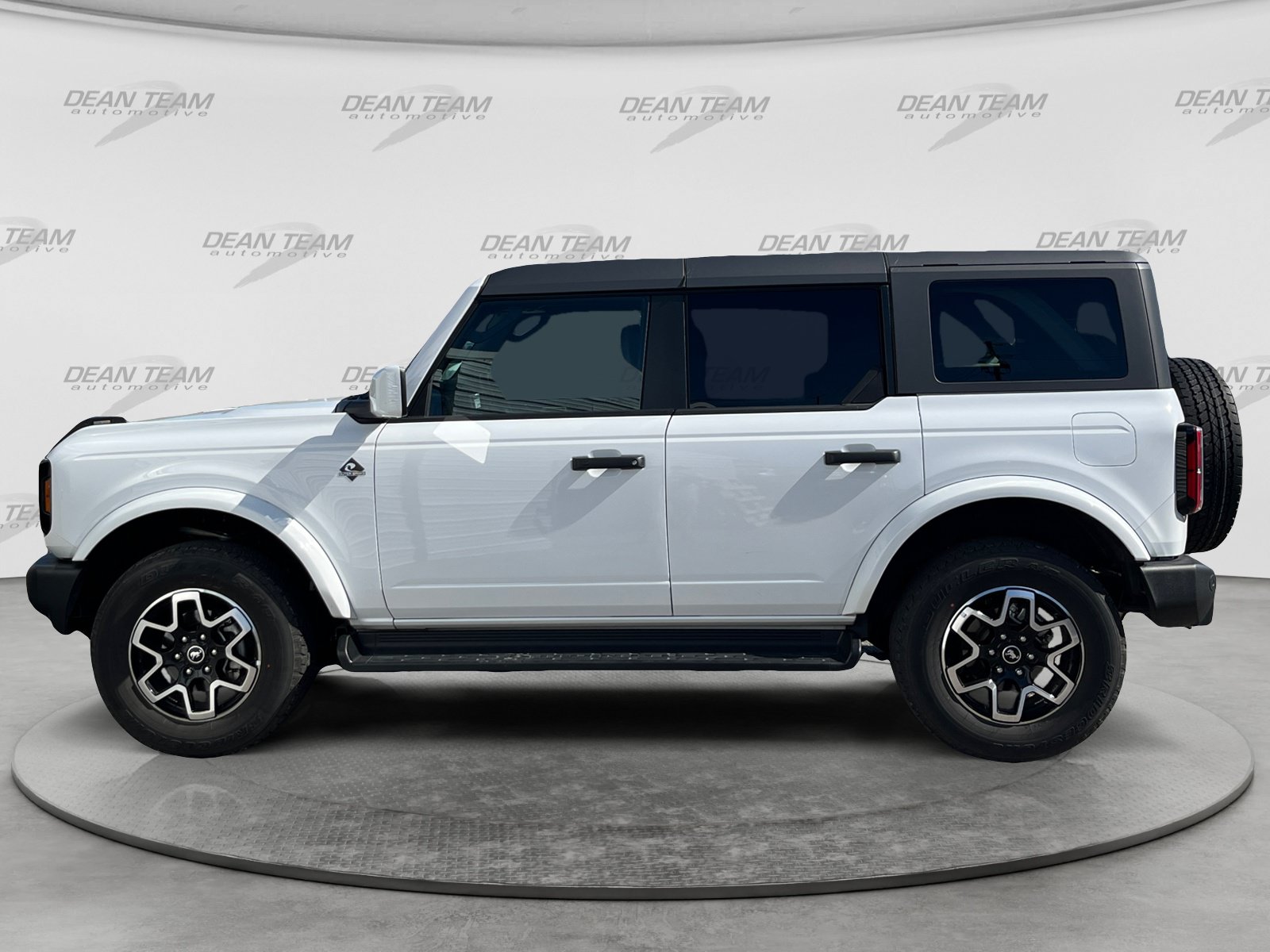 Used 2026 Ford Bronco Outer Banks AWD/4WD image 4