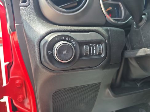 Used 2022 Jeep Wrangler Unlimited Sport image 19