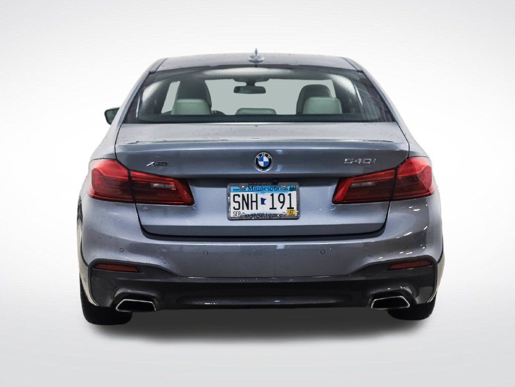 Used 2019 BMW 540i xDrive w/ M Sport Package AWD/4WD image 4