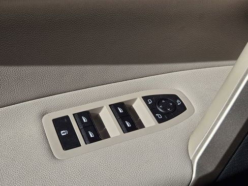Certified 2025 BMW iX xDrive50 AWD/4WD image 24