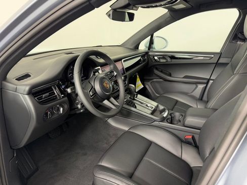 Certified 2026 Porsche Macan image 4