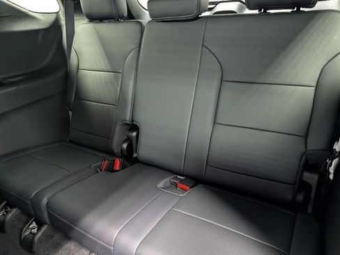 New 2027 Chevrolet Traverse LT w/ Sun and Wheel Package AWD/4WD image 15