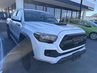 Used 2019 Toyota Tacoma SR video 1
