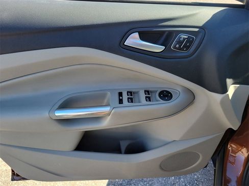 Used 2017 Ford Escape Titanium image 22