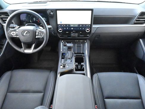 Used 2026 Lexus GX 550 w/ Accessory Package (2T) image 3