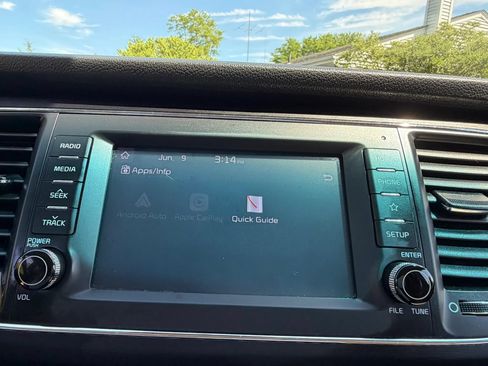 Used 2019 Kia Sedona LX FWD image 26