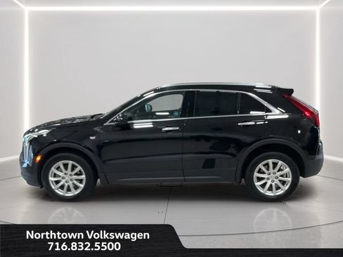 Used 2023 Cadillac XT4 Luxury w/ Cold Weather Package AWD/4WD image 2