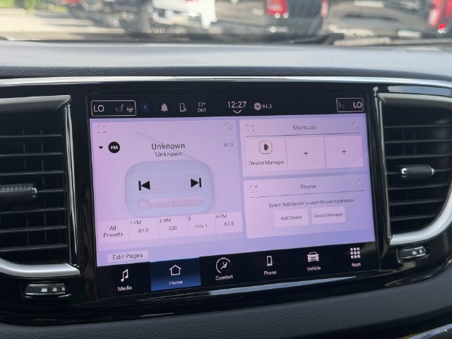 Used 2024 Chrysler Pacifica Touring-L FWD image 31