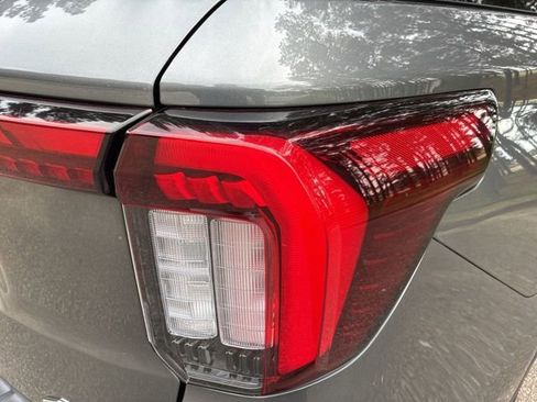 Used 2025 Ford Explorer ST-Line AWD/4WD image 14
