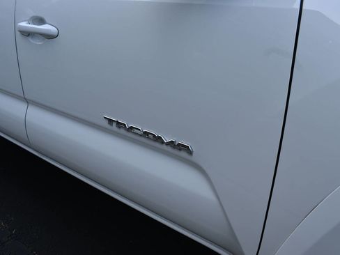 Used 2021 Toyota Tacoma TRD Sport image 33