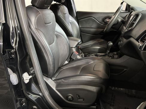 Used 2023 Jeep Cherokee Altitude Lux image 26